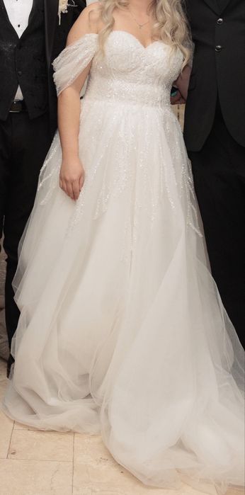 Vând rochie de mireasă