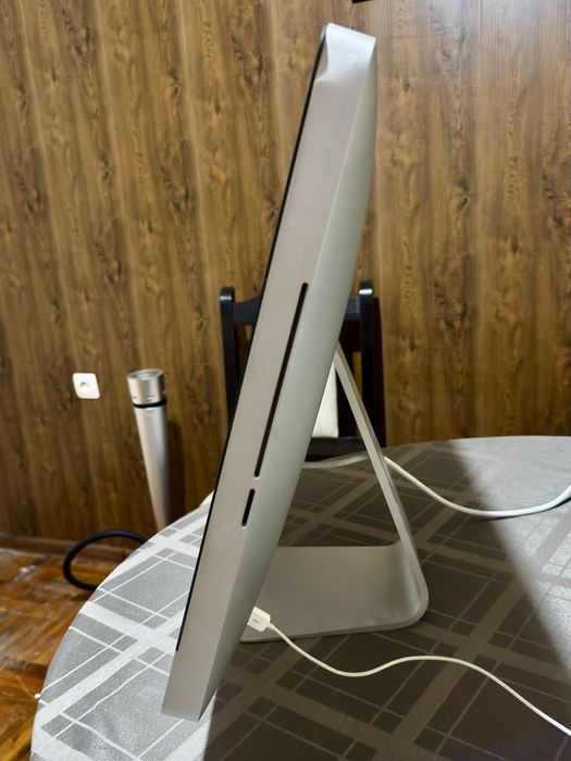 iMac (27-inch, Mid 2010) 16GB RAM, 1TB SSD, Intel i7