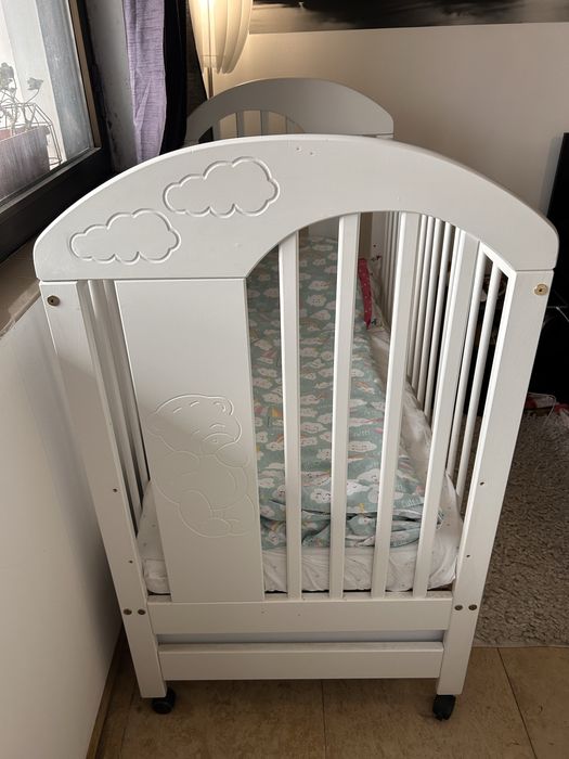 Детско легло и скрин с повивалник