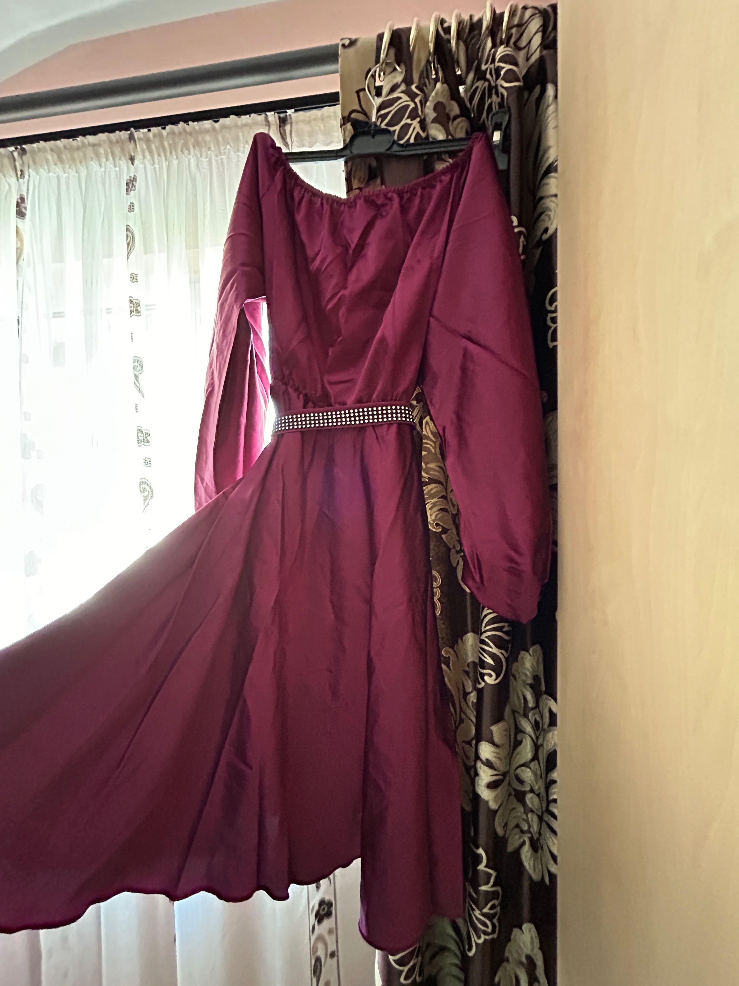 Vand rochie de seara