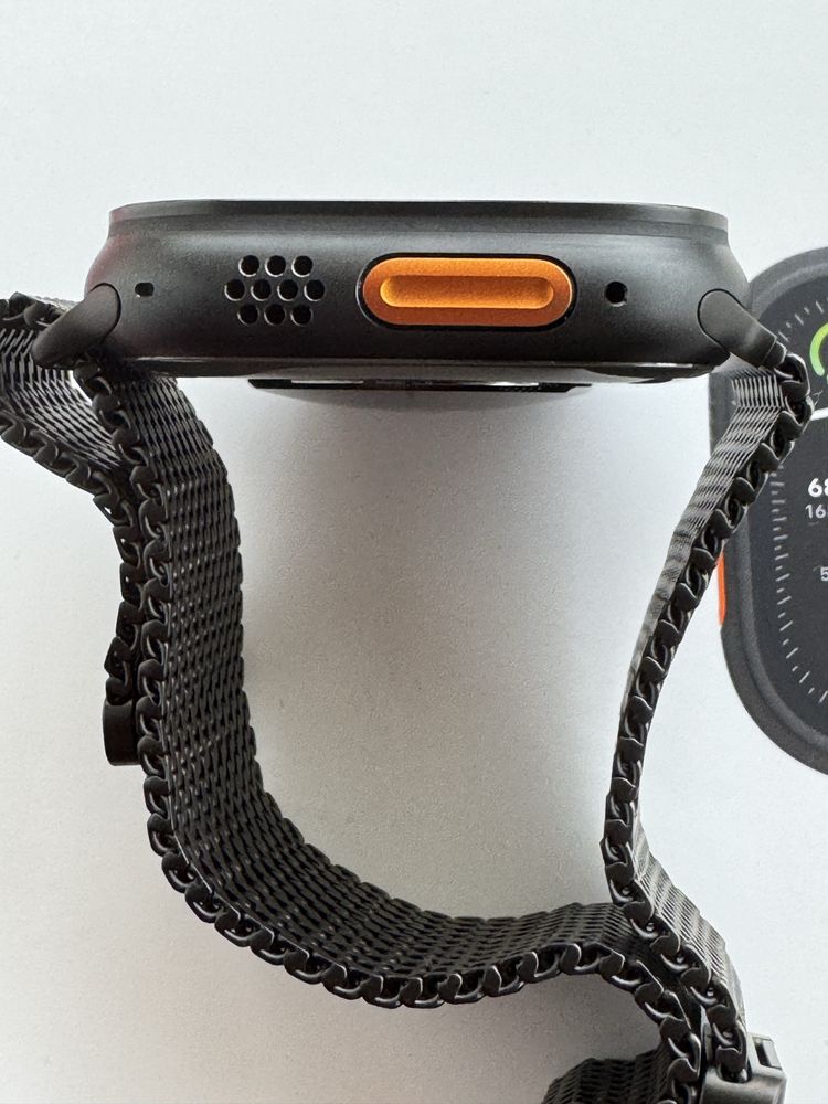 Apple watch ultra 2 titanium black milanese titan loop L