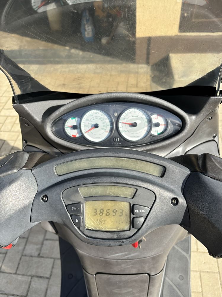 Vând Piaggio x9 250 cmc