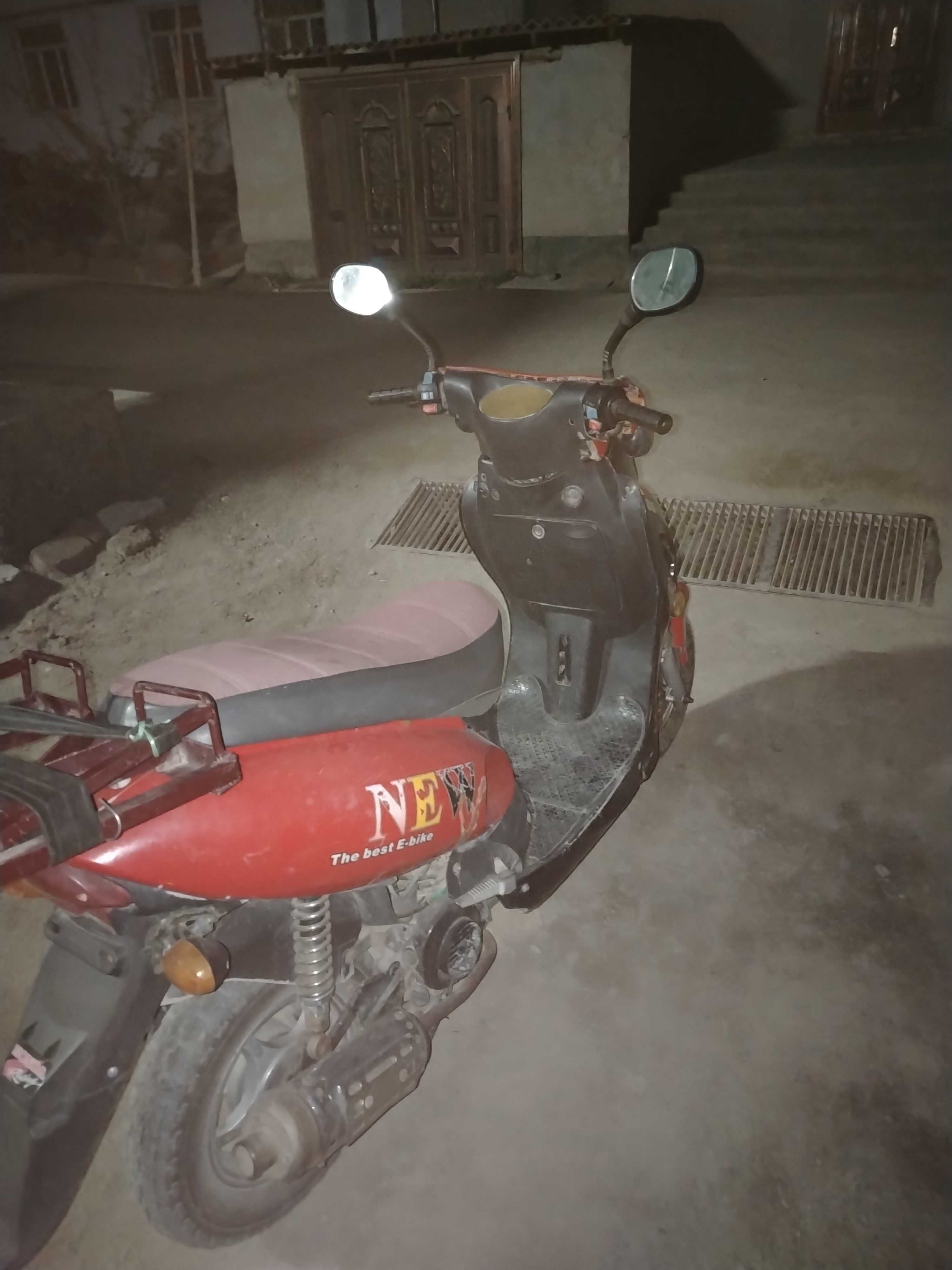 Skuter sotiladi narxi kelishamiz
