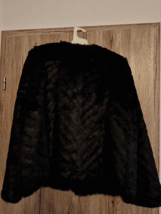 Черно палто H&M косъм - НОВО