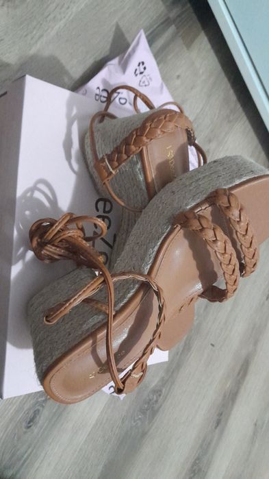 Sandale de vânzare DeeZee