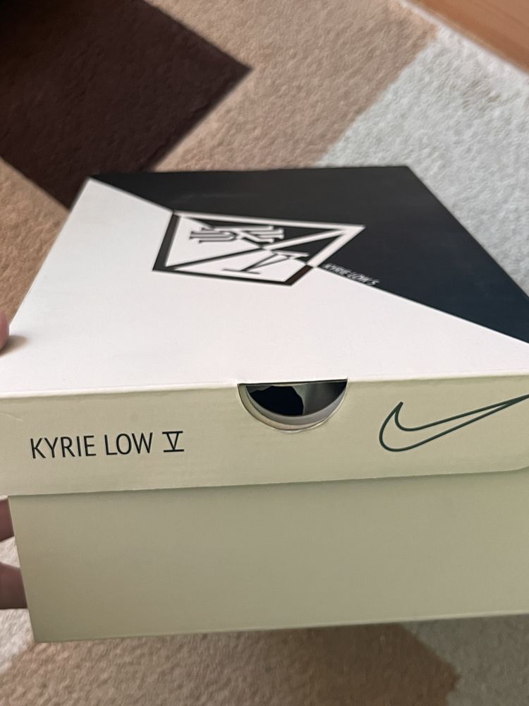 Kyrie 5 low 42.5