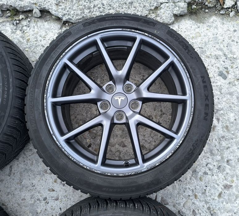 18 цола джанти с гуми за Tesla 3 Тесла