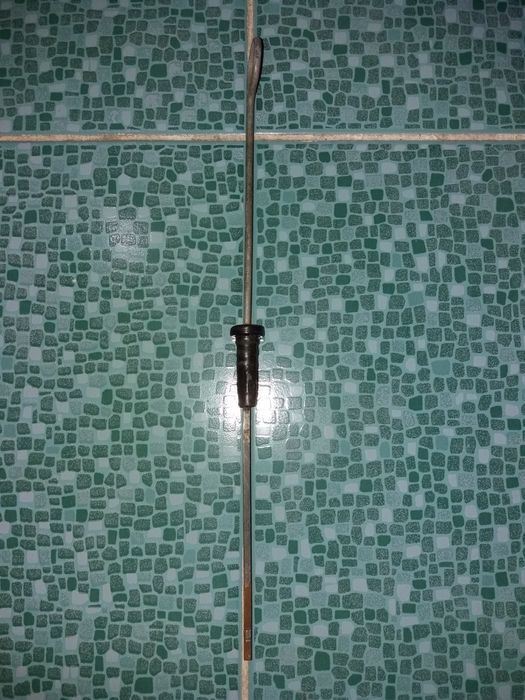 Щуп маслянный для проверки уровня масла в двигателе