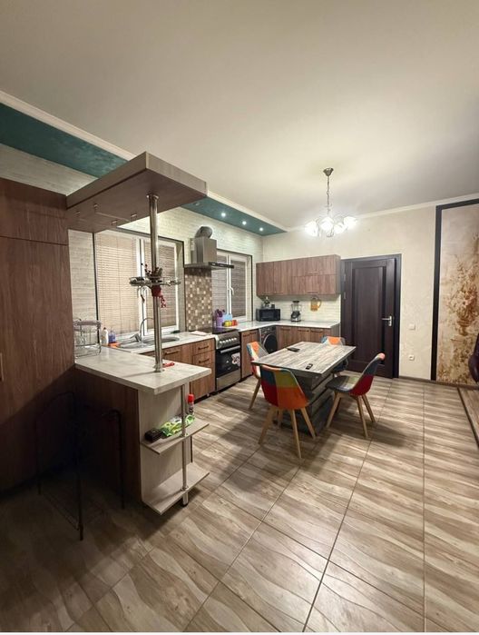 Метро Космонавтов. Итальянское посольста сдаётся 2х комнатная квартира