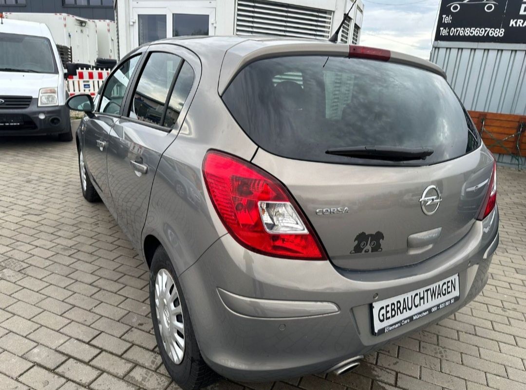 Opel Corsa 2011 1,4 benzina 101 CP.