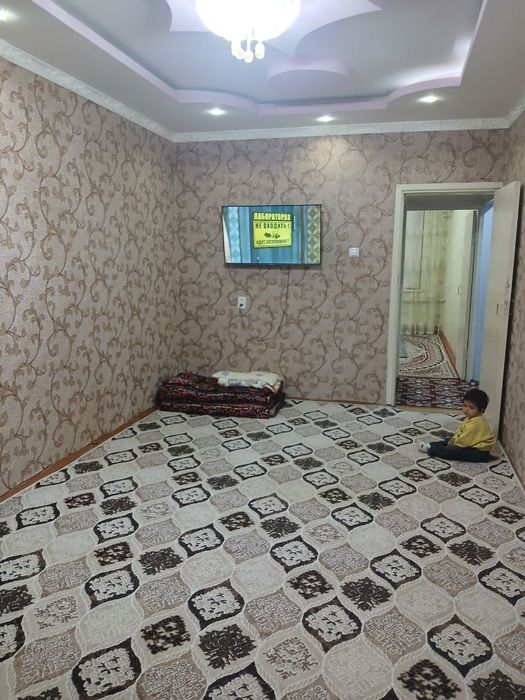 СРОЧНО  СРОЧНО. Зафаробод 6 домдан квартира сотилали СРОЧНО 3 хонали