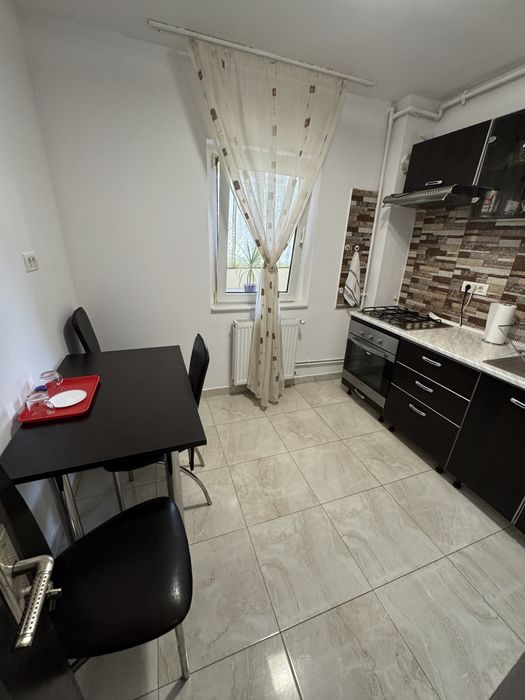 Apartament 2 camere-decomandat, utilat. Zona Malul Mureșului