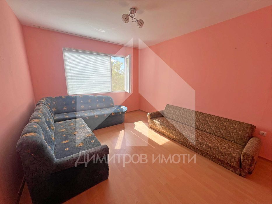 Продава ЕДНОСТАЕН апартамент тип гарсониера в гр. Нови пазар! Саниран!