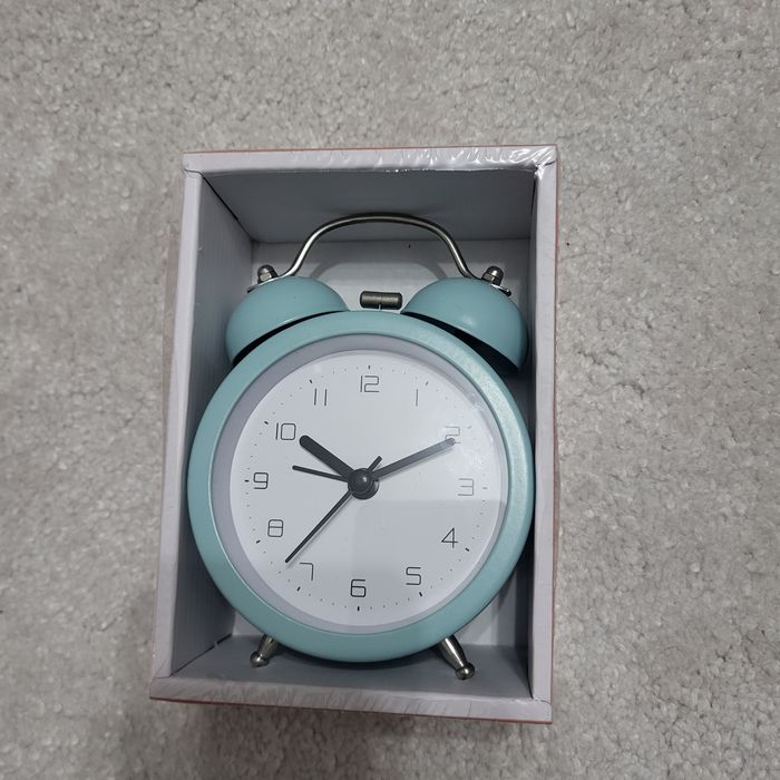 Ceas de masa cu alarma