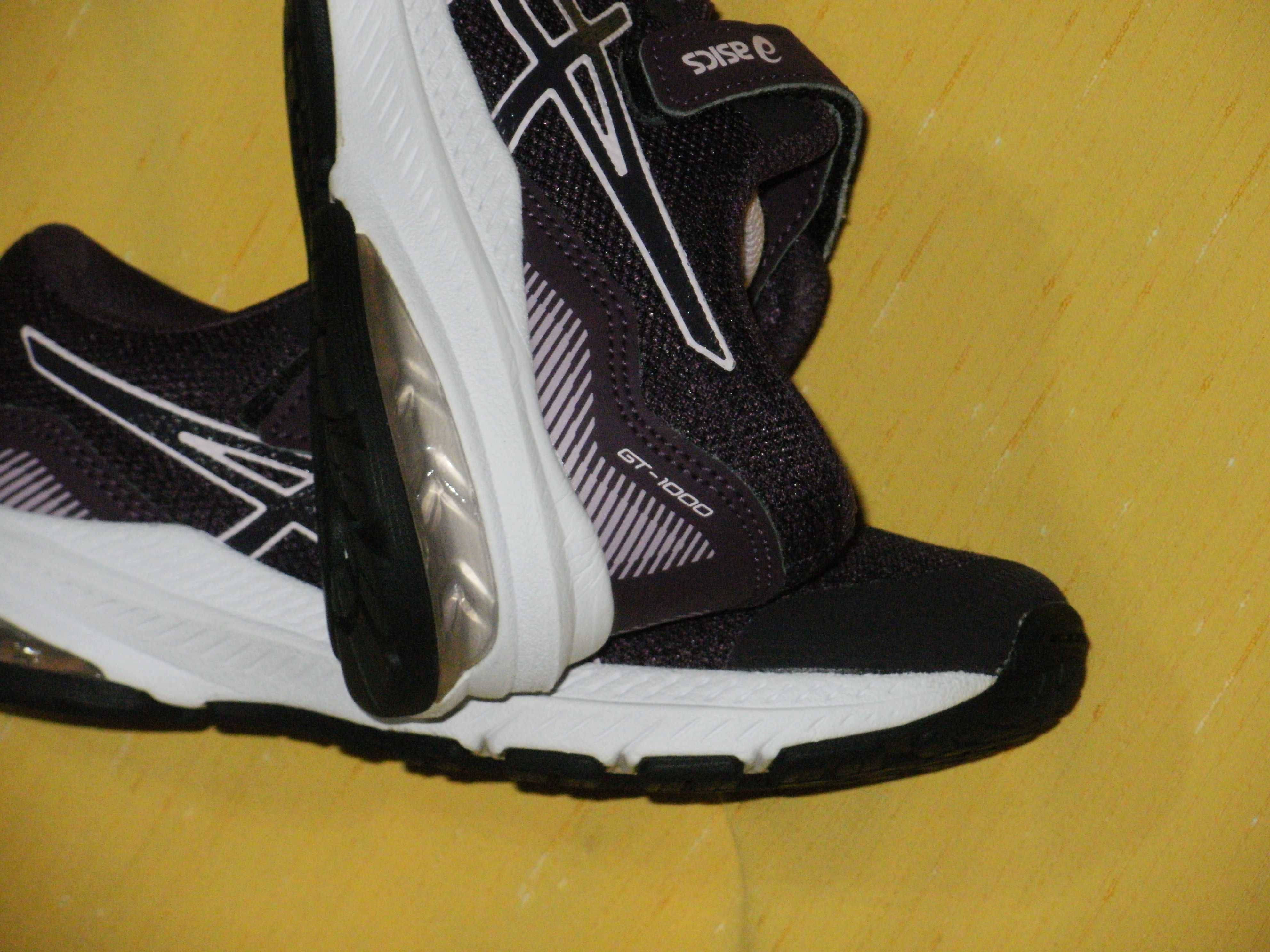ASICS оригинални детски маратонки 31