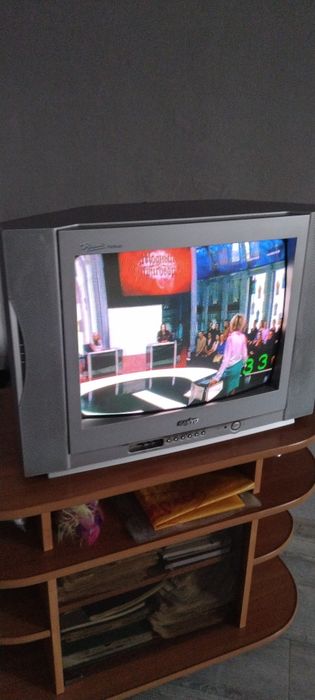 Отдам телевизор за шоколад