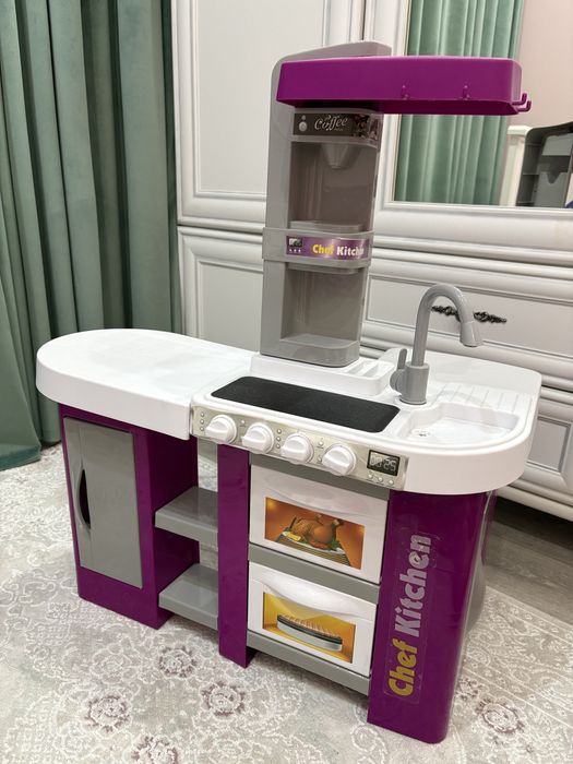 Продам детский кухонный гарнитур. Почти новая . Для девочек………………………..