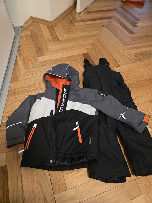 Costum de ski 104