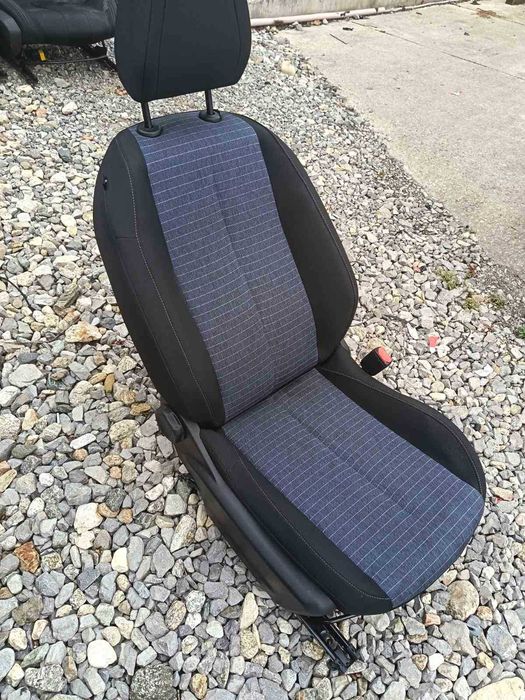 Седалки за Peugeot 208