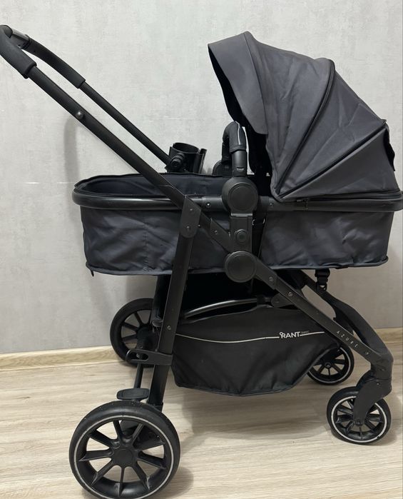 Продвются  коляска