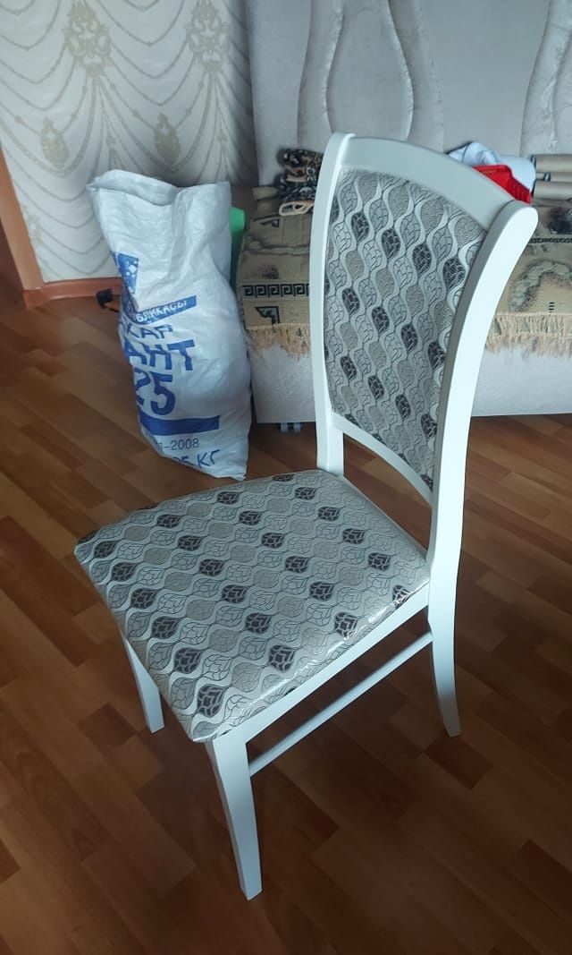 Стулья со спинкой