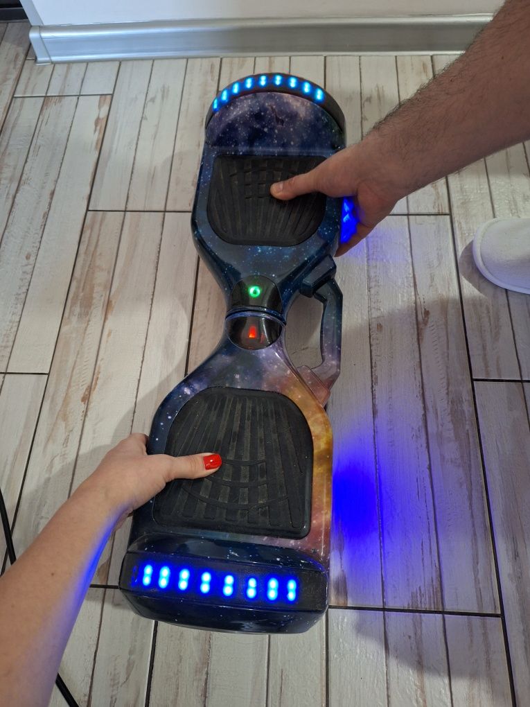 Vand hoverboard   cu conexiune wi fi