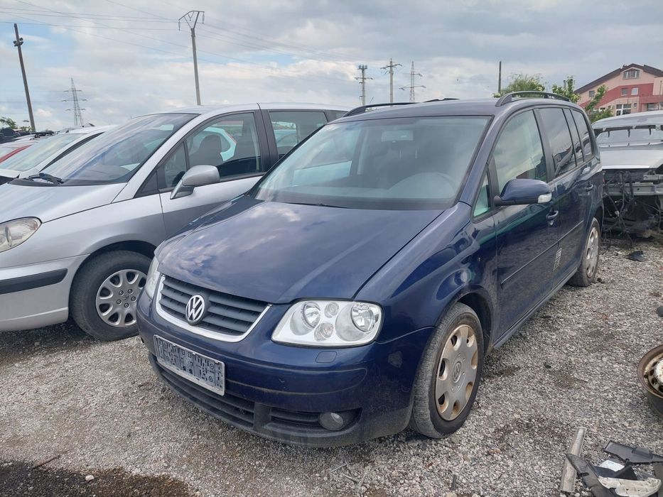 Dezmembram Volkswagen Touran 2005, 2.0 TDI cod BKD, cutie automata DSG