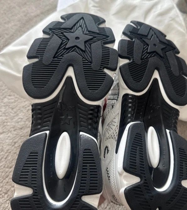 Adidasi DIOR mărimea 38