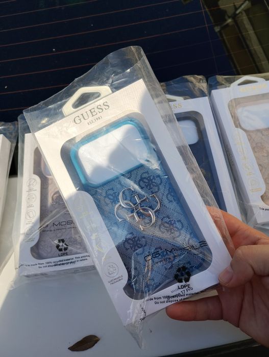 GUESS кейсове за iphone