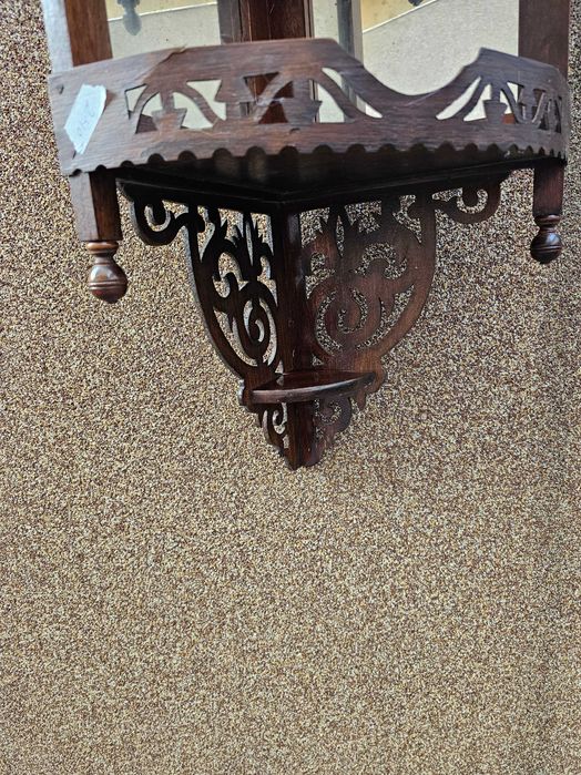 Витрина за стена