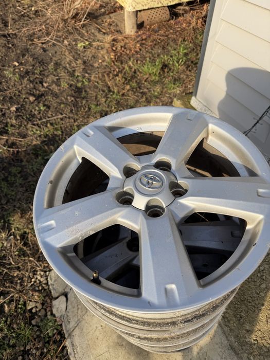 Vand jante aliaj Toyota – 17 inch, 5 prezoane – stare bună