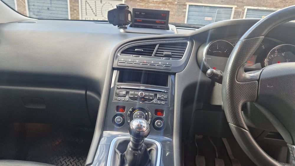 Peugeot 5008 2010