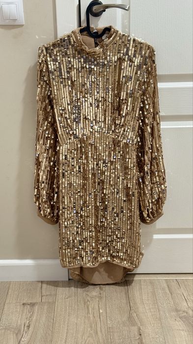 Дамска рокля River Island в златно