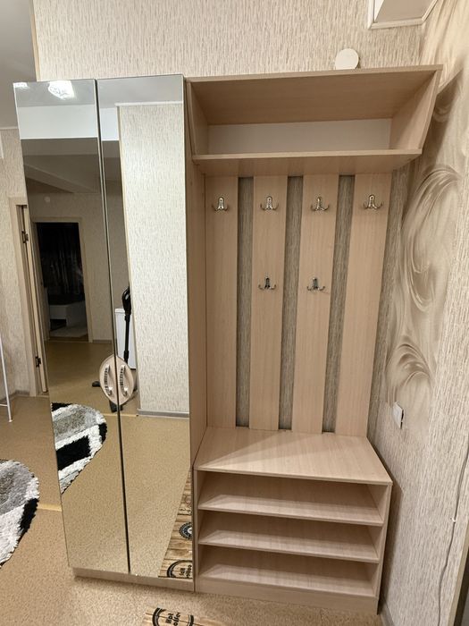 Продам прихожку, и шторы, цены отдельно!