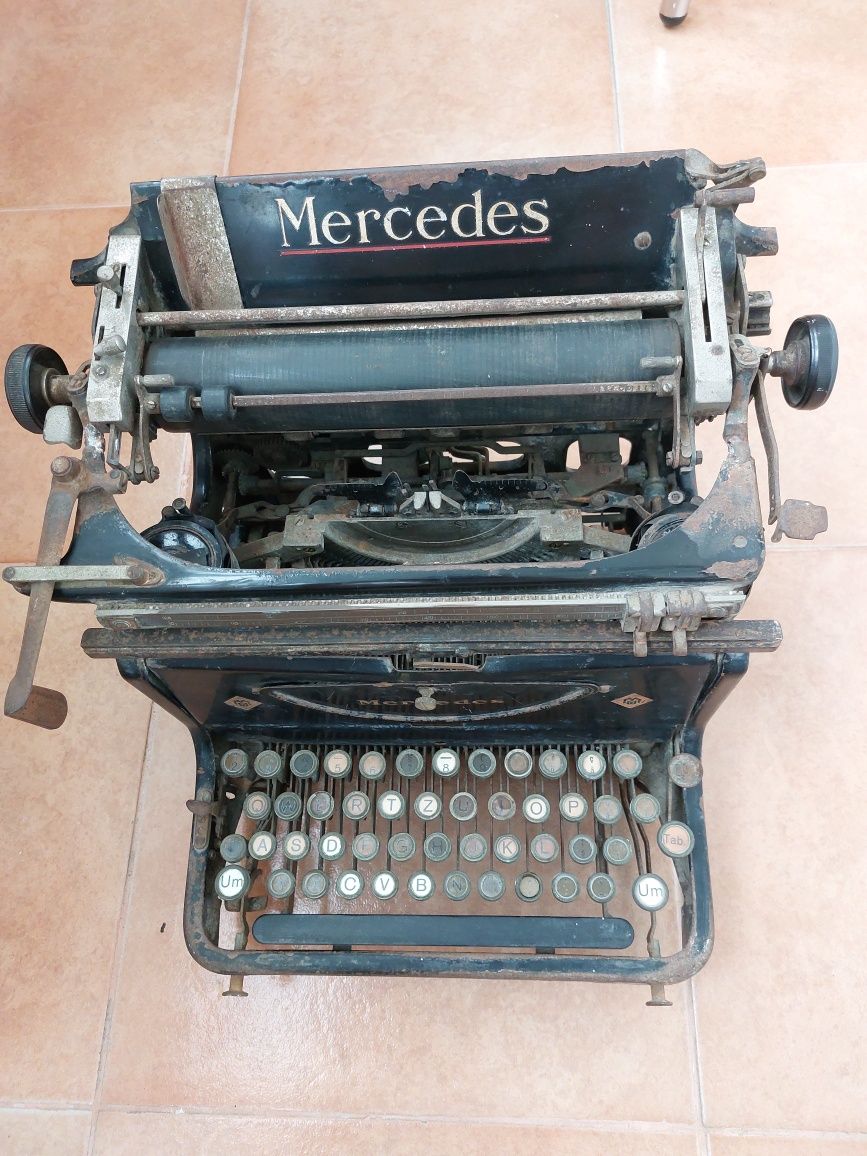 Mașina de scris Mercedes an 1920