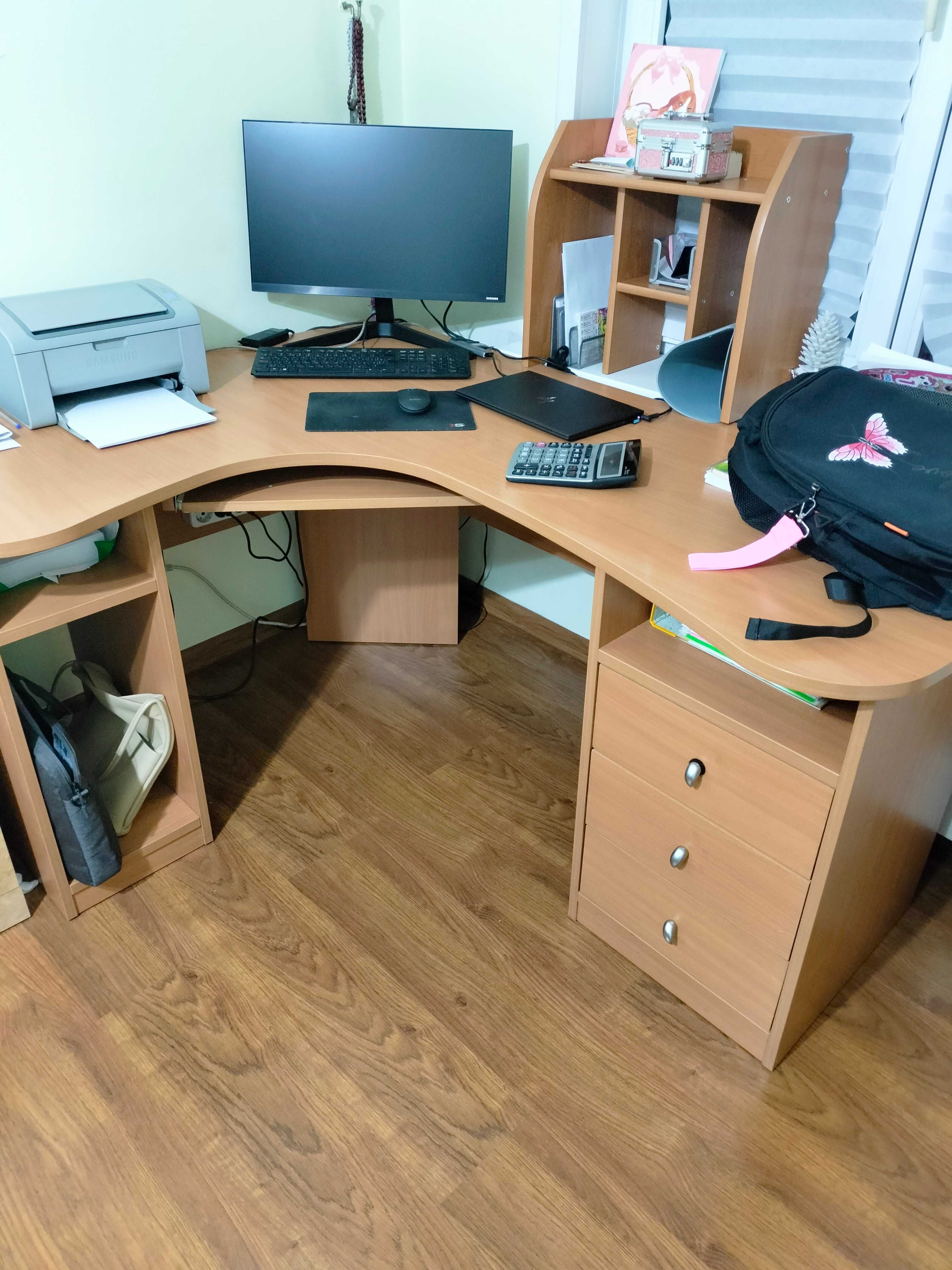 Рабочий стол кабинет