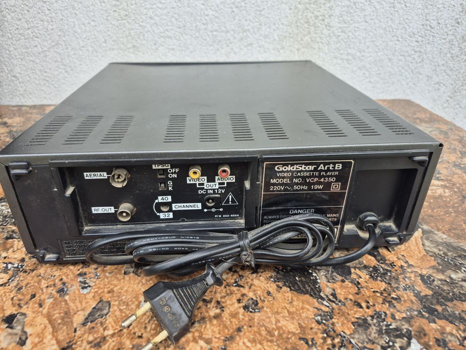 Video Marca Gold Star ART model VCP - 4350

- AC/DC 12 VOLT

- VIDEO C