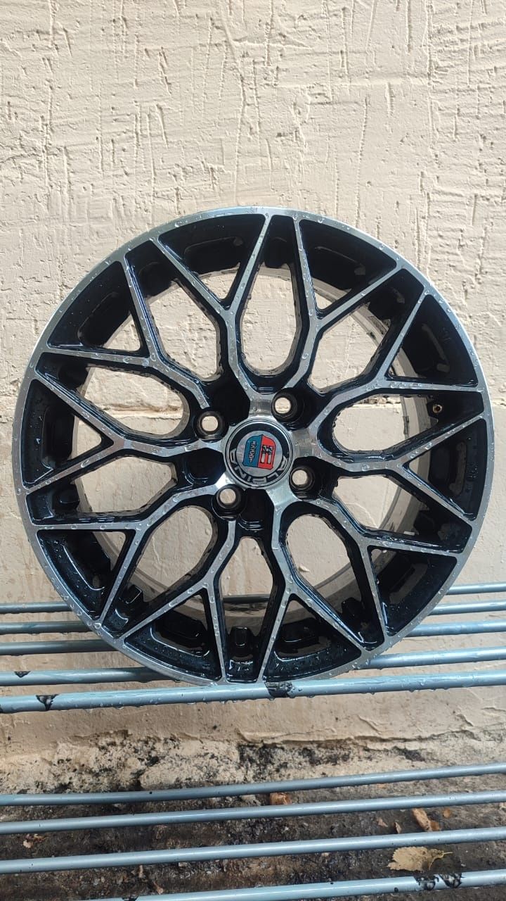 Продам диски почти новые р15