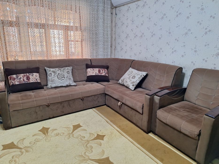 Угловой диван в отличном состоянии