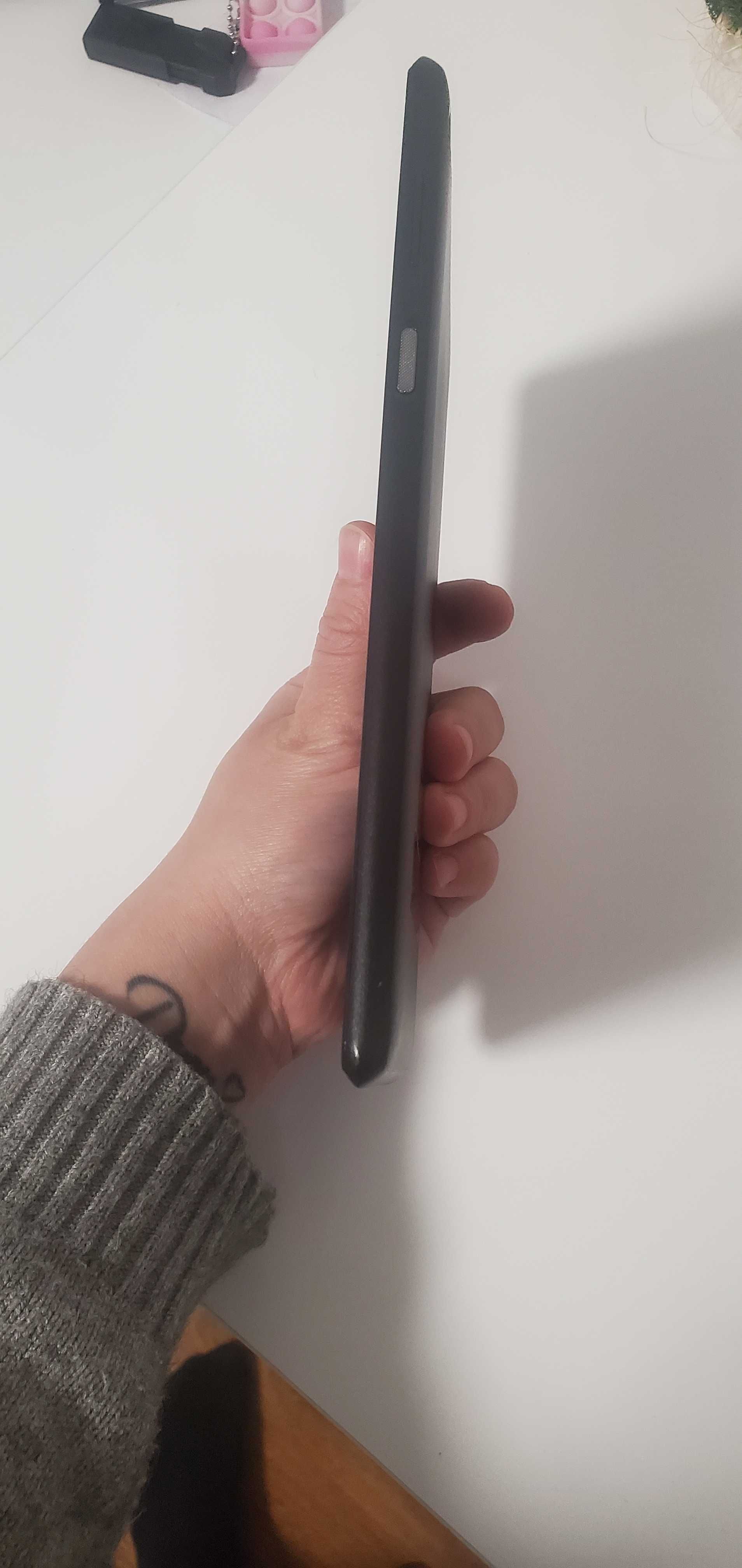 Продавам таблет Lenovo Tab 7 Essential