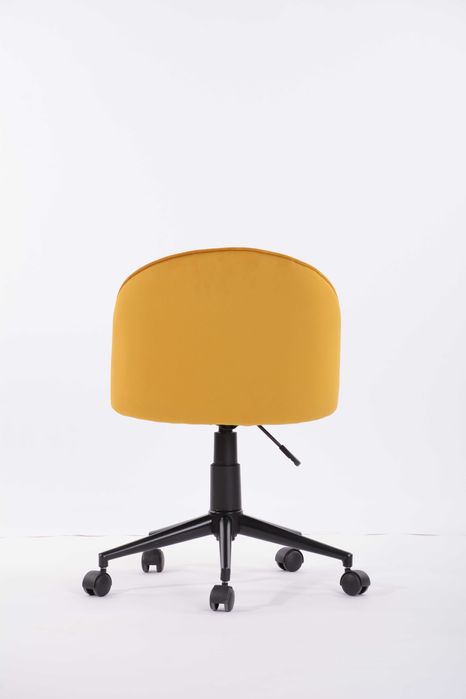 Scaun de birou, velur galben, ideal ptr copii si nu numai.