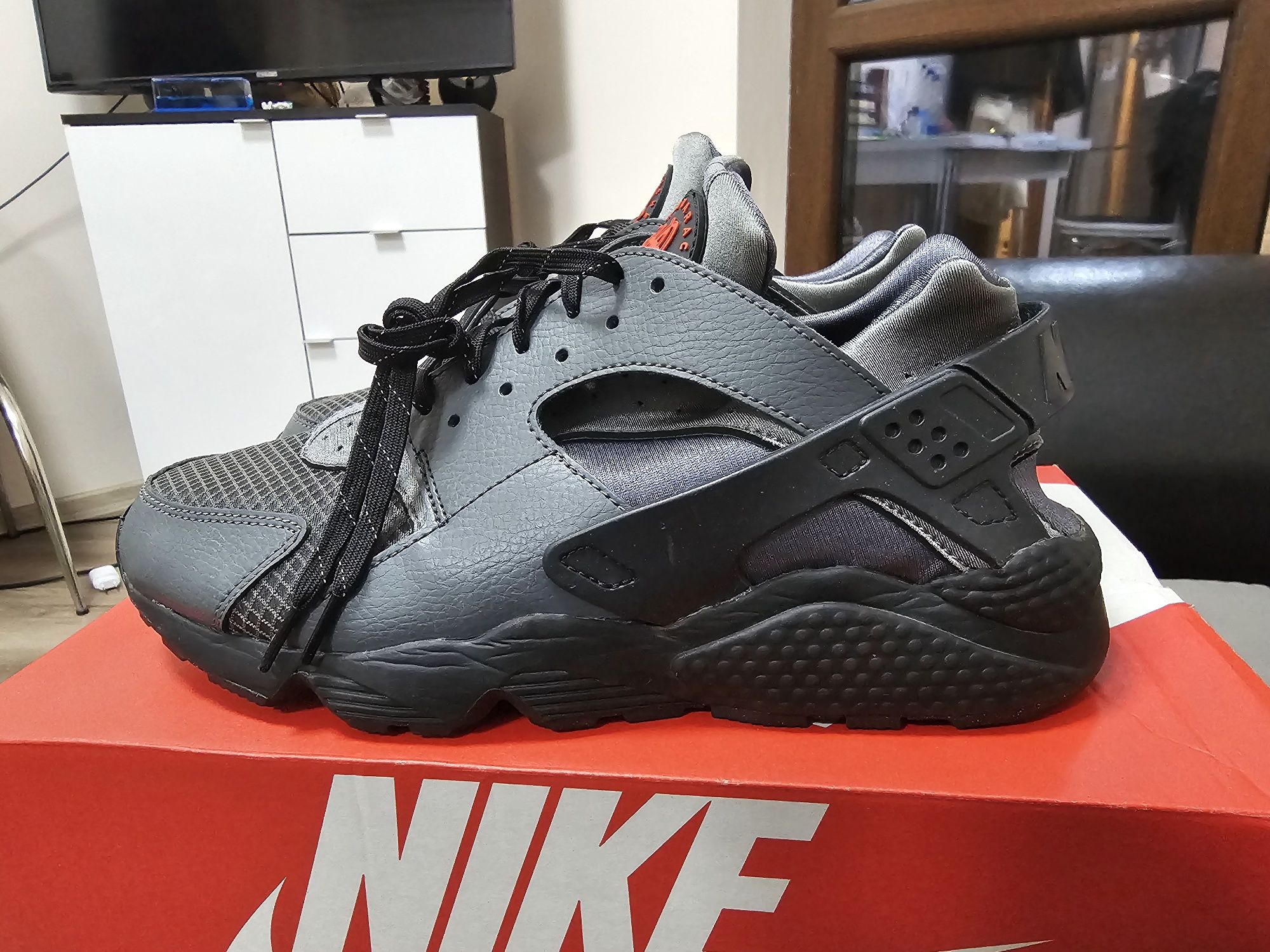 Nike Air Huarache FDO665-001