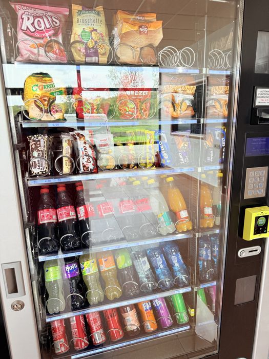 Automate Vending băuturi reci și snacks-uri FAS 900