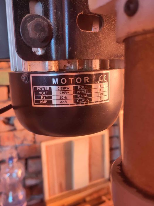 Masina de gaurit cu masa coloana Bernardo T16