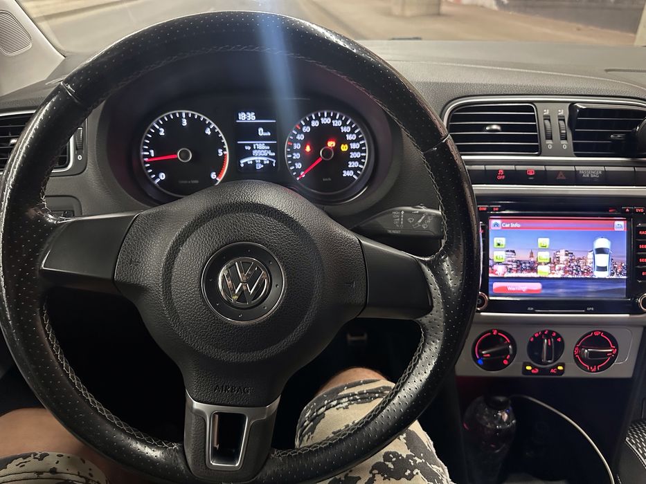 Volkswagen Polo Croos