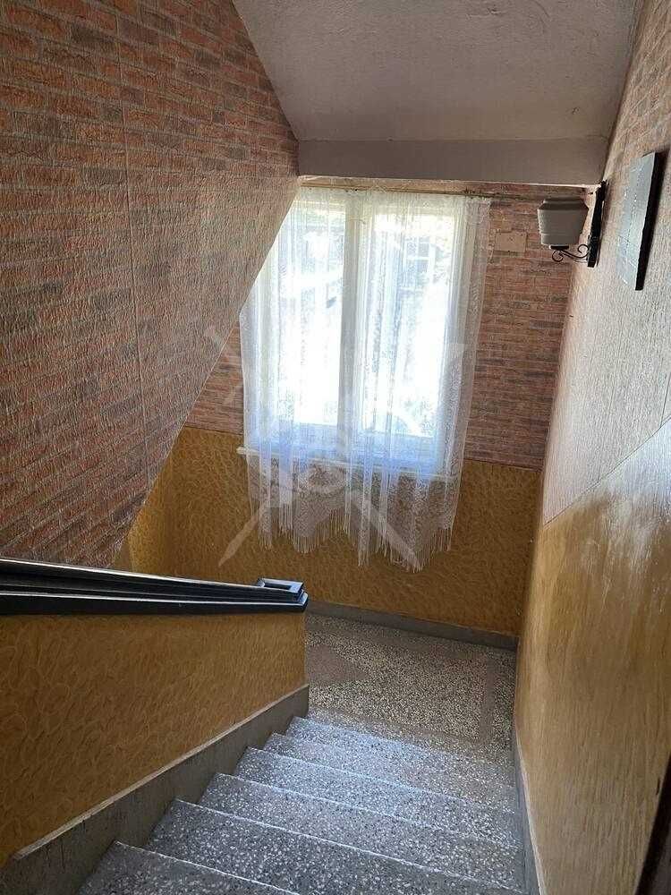 Двуетажна къща в Айтос 74339