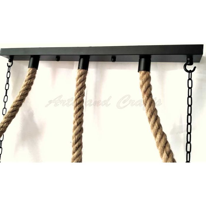 Lustra din lemn masiv, realizata manual, cu 3 brate din sfoara de iuta