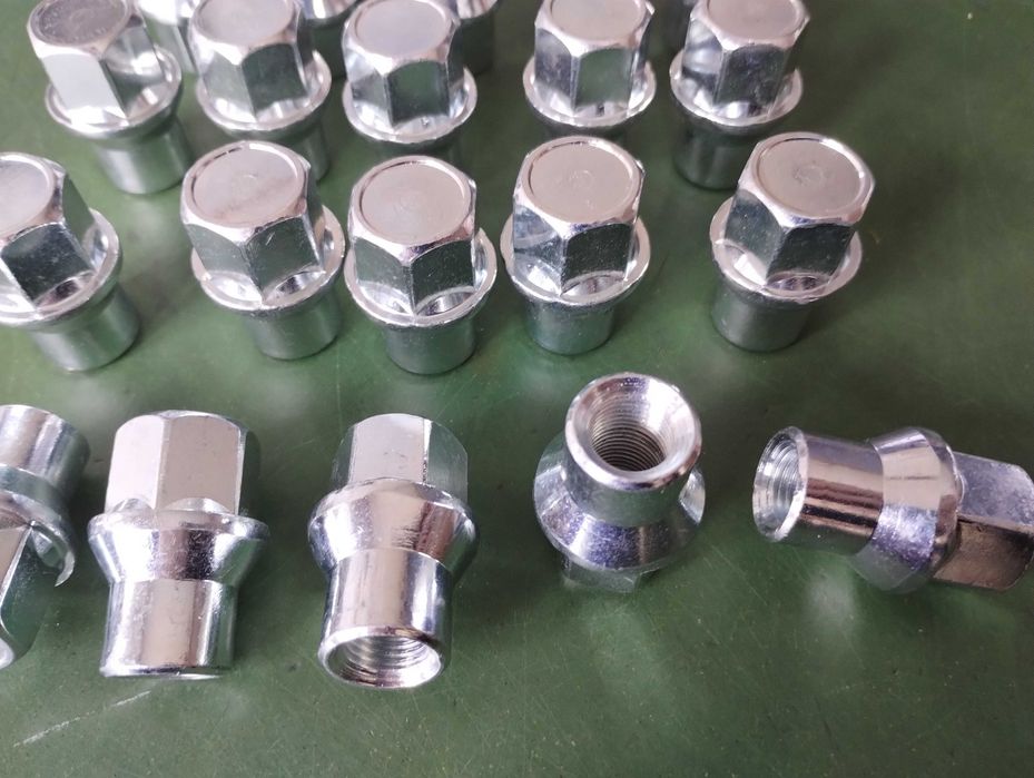 Piulite cu guler 12 mm pt Toyota - Mitsubishi , Nissan  SUV  4 X 4