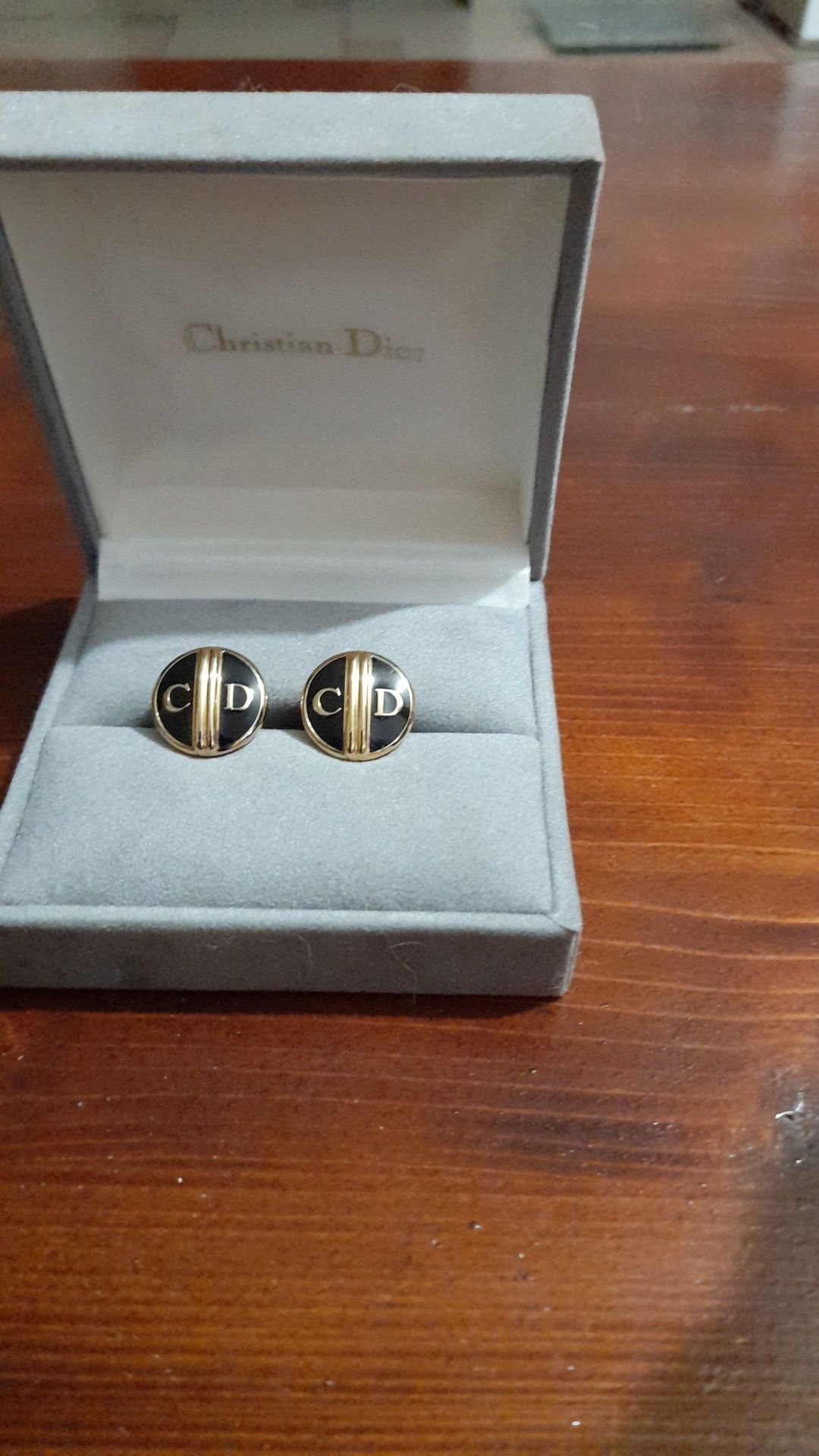 Butoni Christian Dior Negociabil