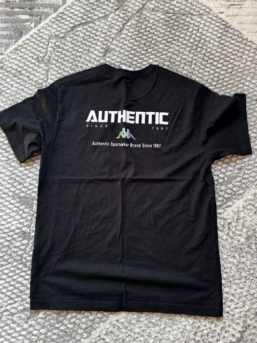 В продаже футболка Карра